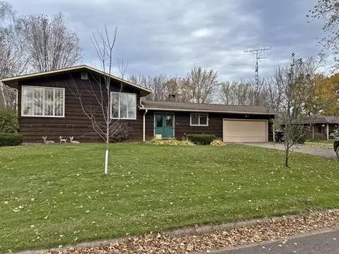 519 W Bjornstad St, Owen, WI 54460