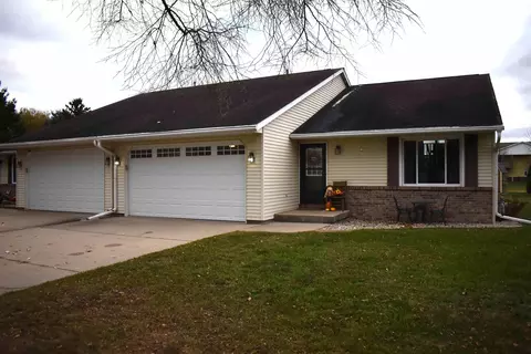 5757 Sandpiper Dr, Stevens Point, WI 54482