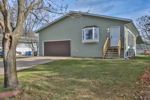1441 N 16th Ave, Wausau, WI 54401