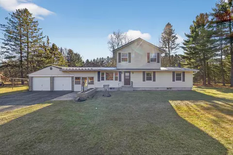 4555 Lynn Hill Rd, Nekoosa, WI 54457
