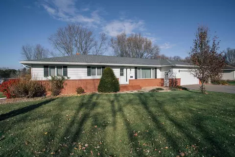 300 E Miller St, Greenwood, WI 54437