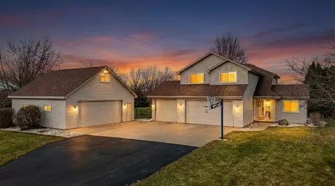 7551 Sunburst Ln, Neenah, WI 54956