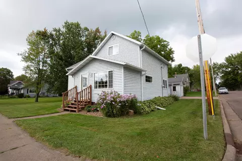 1212 Hewett St, Neillsville, WI 54456