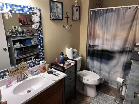 Bath - 218 E Calumet St, Appleton, WI 54915 photo 2 of 2