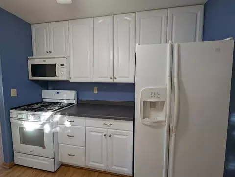 Kitchen - 185 Shaw St, Phillips, WI 54555 photo 2 of 4