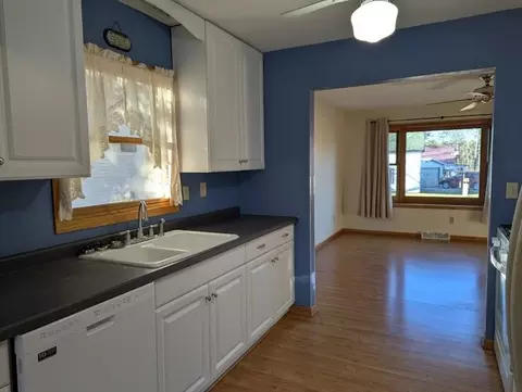 Kitchen - 185 Shaw St, Phillips, WI 54555 photo 4 of 4