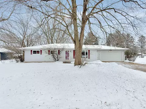 1105 W Onstad Dr, Marshfield, WI 54449