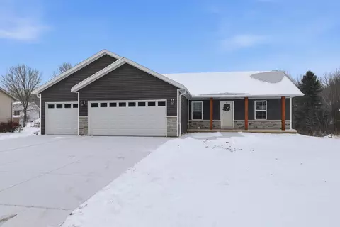 831 Fairway Dr, Mosinee, WI 54455