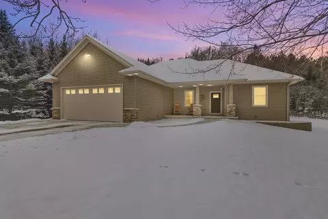 1894 Stately Conifer Rdg, Rosholt, WI 54473