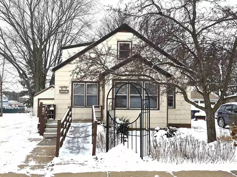 1604 S Cedar Ave, Marshfield, WI 54449