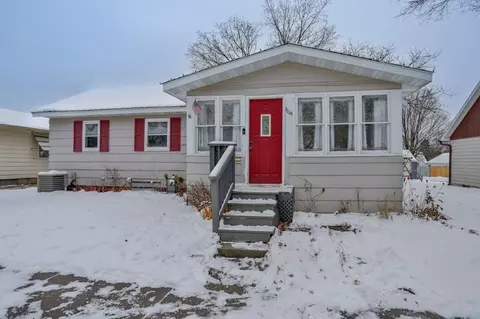 1119 N 9th Ave, Wausau, WI 54401