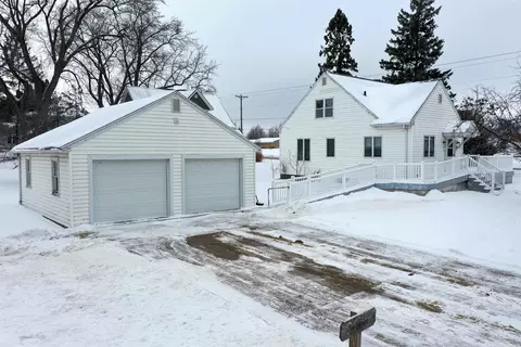401 Pine St, Athens, WI 54411