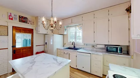 Kitchen - 314 E Blodgett St, Marshfield, WI 54449 photo 4 of 4