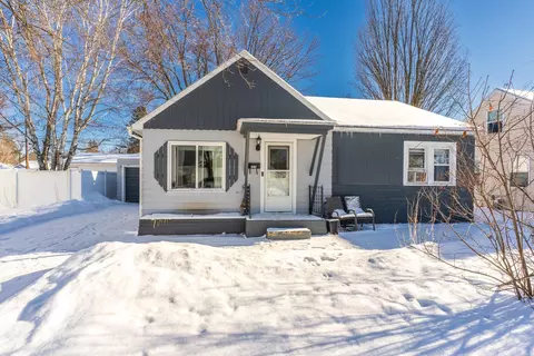 1019 N 8th Ave, Wausau, WI 54401