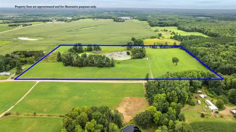 10498 E Saumer Rd, Rosholt, WI 54473
