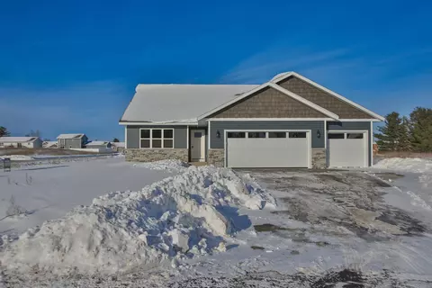 640 Still Waters Ln, Plover, WI 54467