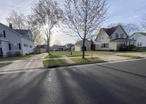 1017 S 11th Ave, Wausau, WI 54401
