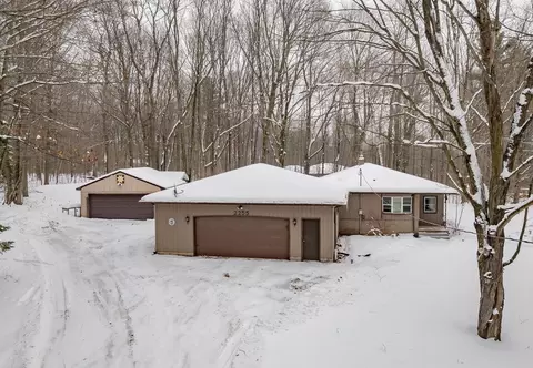 2255 Circle Dr, Wausau, WI 54401