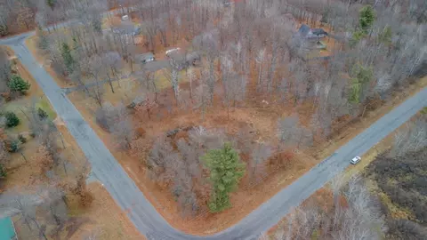 1376 Horseshoe Dr, Kronenwetter, WI 54455