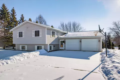 612 W 11th St, Marshfield, WI 54449