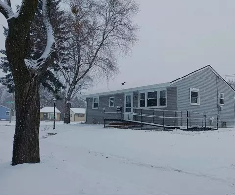 7040 W Tallmadge Pl, Milwaukee, WI 53218