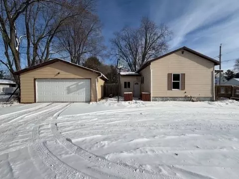 1616 Howard Ave, Stevens Point, WI 54481