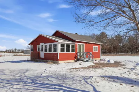 8910 Nokoma Ln, Amherst, WI 54406