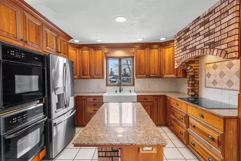 Kitchen - 2909 W Mann St, Marshfield, WI 54449 photo 4 of 6