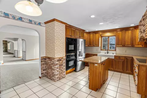 Kitchen - 2909 W Mann St, Marshfield, WI 54449 photo 6 of 6