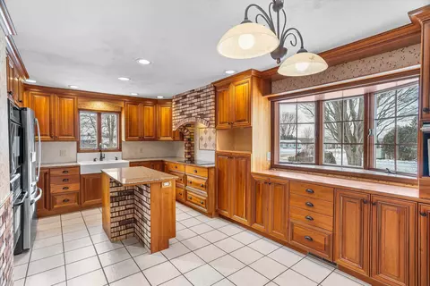 Kitchen - 2909 W Mann St, Marshfield, WI 54449 photo 3 of 6