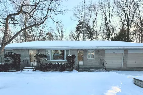 5571 Ellis St, Stevens Point, WI 54482