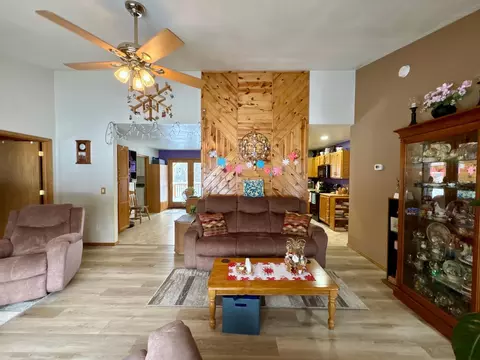 Living - 418 Green Tree Dr, Prentice, WI 54556 photo 2 of 6
