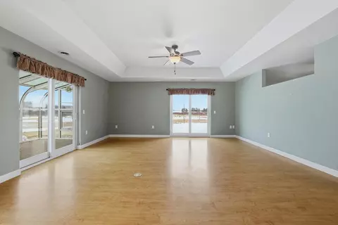 Living - 9071 Robin Rd, Marshfield, WI 54449 photo 4 of 8