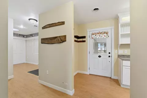Entry Way - 9071 Robin Rd, Marshfield, WI 54449 photo 2 of 3