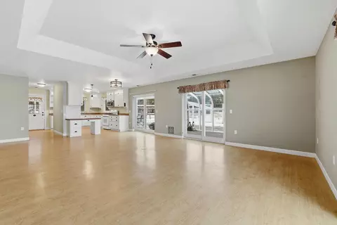 Living - 9071 Robin Rd, Marshfield, WI 54449 photo 5 of 8