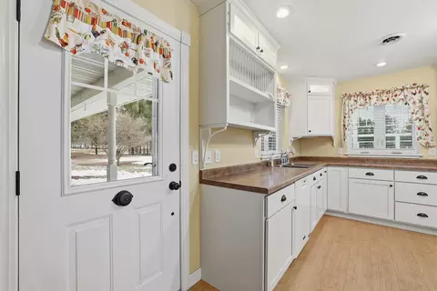 Kitchen - 9071 Robin Rd, Marshfield, WI 54449 photo 3 of 5