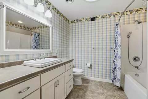Bath - 9071 Robin Rd, Marshfield, WI 54449 photo 3 of 3