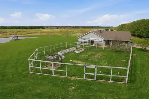 Exterior - 9071 Robin Rd, Marshfield, WI 54449 photo 10 of 10