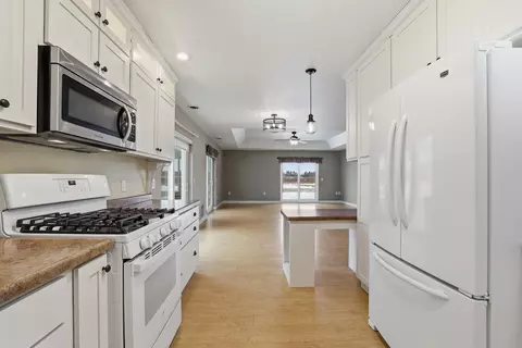 Kitchen - 9071 Robin Rd, Marshfield, WI 54449 photo 4 of 5