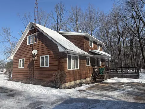 203 E Linden St, Abbotsford, WI 54405
