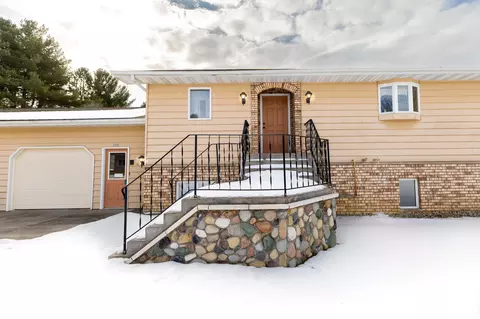 111 E South St, Plainfield, WI 54966 photo 4
