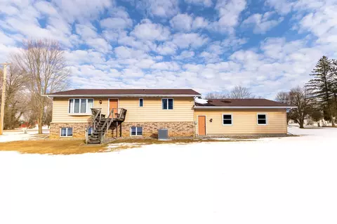 111 E South St, Plainfield, WI 54966 photo 6