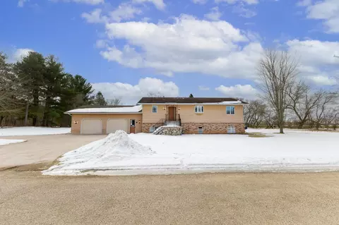 111 E South St, Plainfield, WI 54966 photo 2