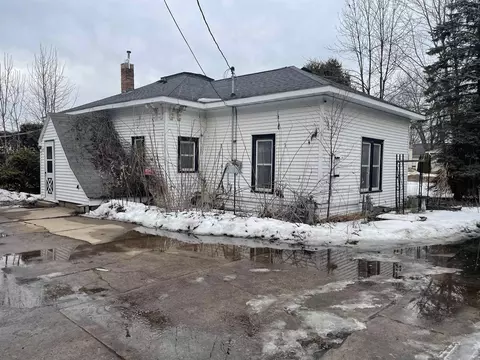 2812 Water St, Stevens Point, WI 54481