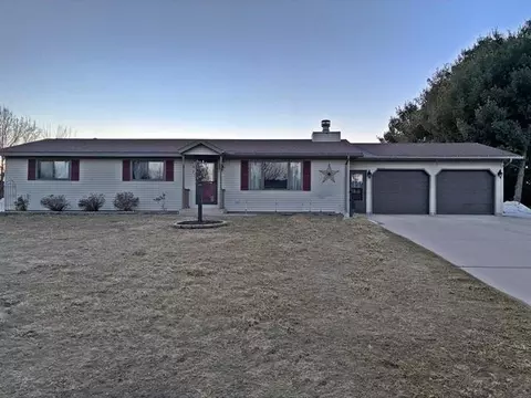 5613 Strawberry Ln, Pittsville, WI 54466