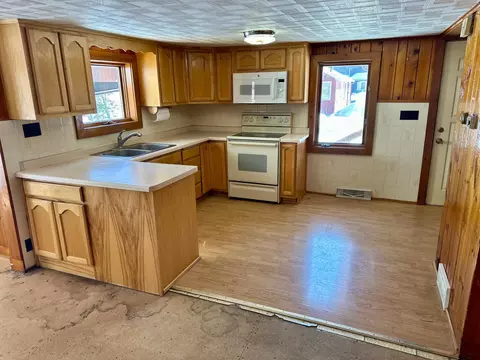 Kitchen - 2004 The Point Rd E, Nokomis, WI 54487 photo 1 of 1