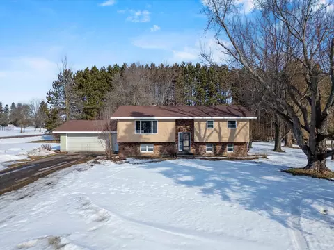 220 W Pine St, Abbotsford, WI 54405
