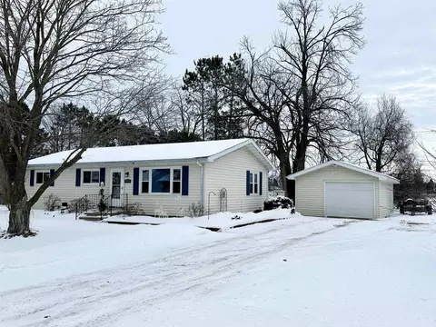 1727 N Superior St, Antigo, WI 54409