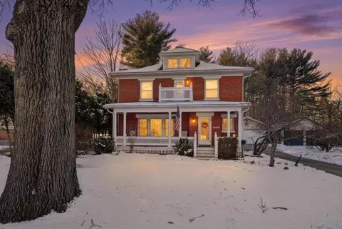 404 High St, Waupaca, WI 54981