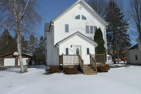 112 W Spruce St, Abbotsford, WI 54405
